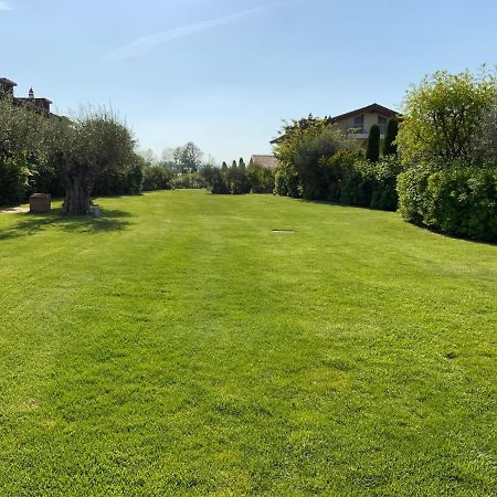 King' S Apartment Sirmione Esterno foto