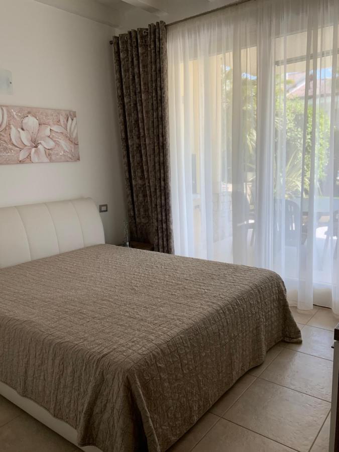 King' S Apartment Sirmione Esterno foto