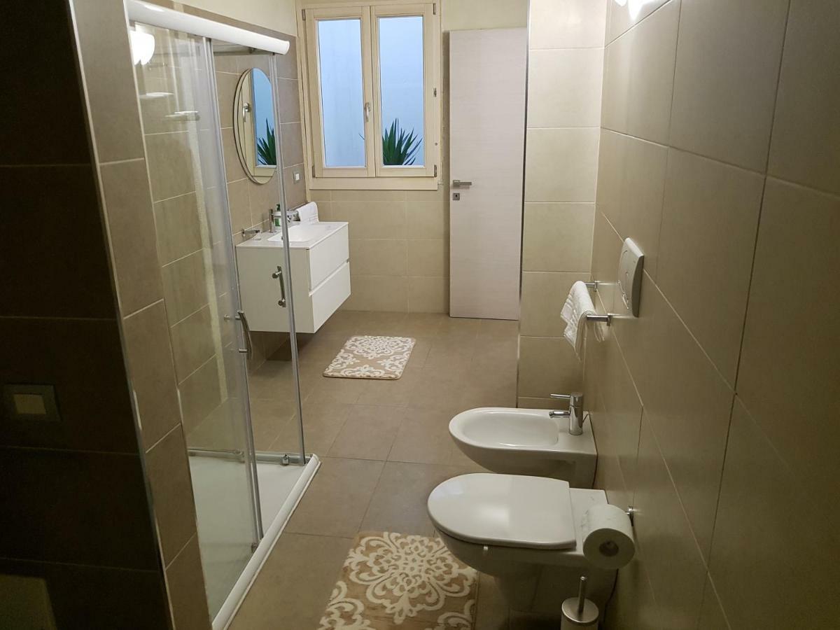 King' S Apartment Sirmione Esterno foto